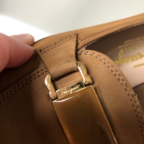 Salvatore Ferragamo Women’s 5.5 Tan Suede Genuine Leather 1.25” Heel Pumps - GUC - Picture 10 of 11